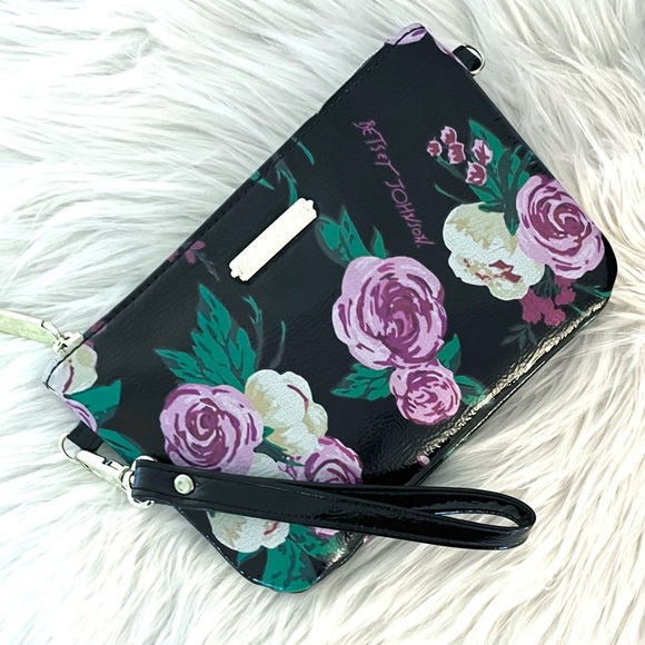 Betsey Johnson NWOT Charging Black Floral Wristlet Clutch - Picture 5 of 15